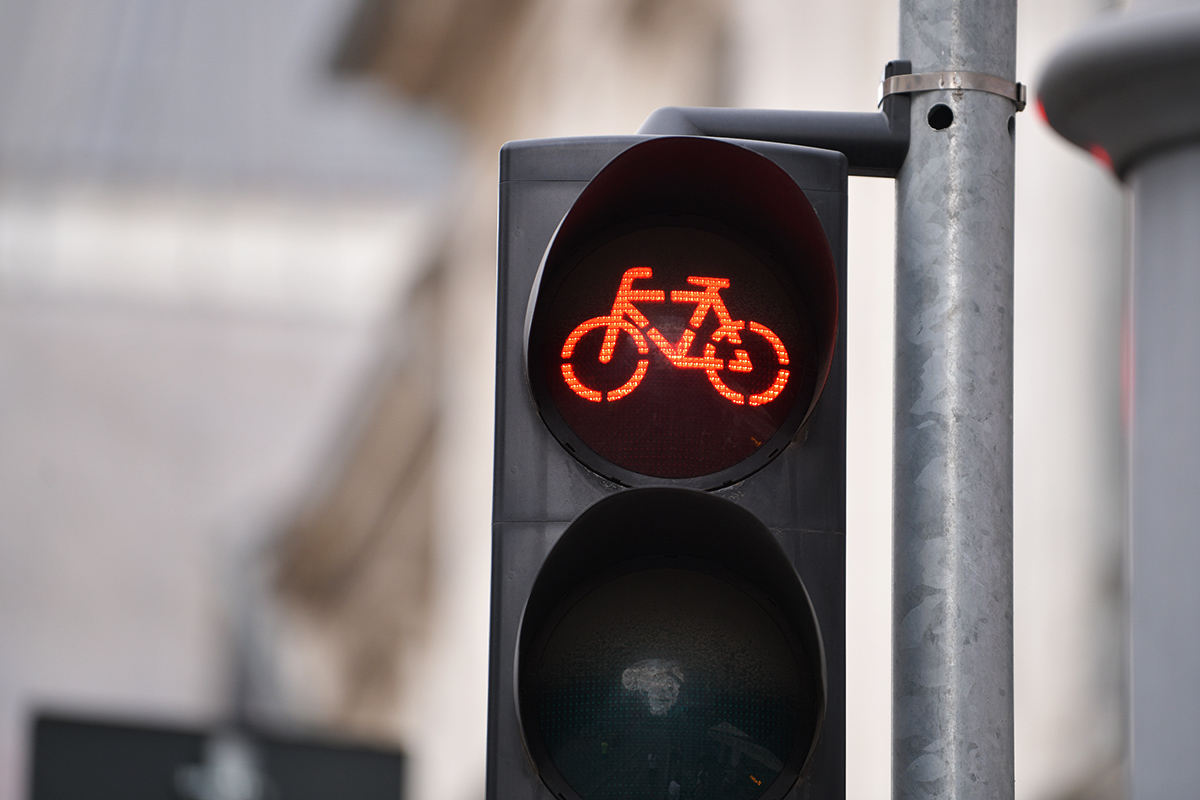 Semaforo per biciclette, semaforo rosso, zona o area ciclabile gratuita